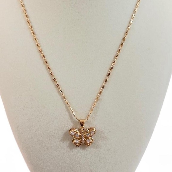 NWOT -Rose Gold Plated Butterfly Charm with Crystal on a Rose Gold Chain - Picture 4 of 4